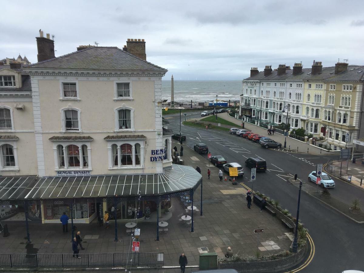 Apartment 4, Cornerhouse Apartments Llandudno Buitenkant foto